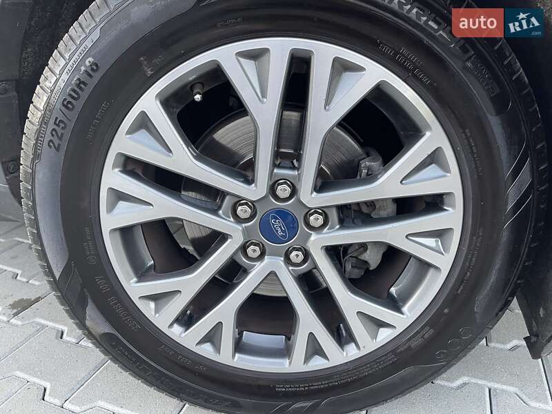 Внедорожник / Кроссовер Ford Escape 2020 в Стрые