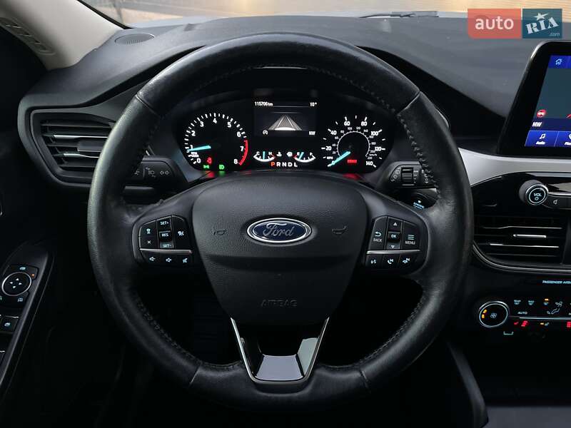 Внедорожник / Кроссовер Ford Escape 2020 в Стрые