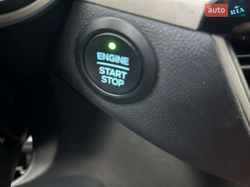 Внедорожник / Кроссовер Ford Escape 2020 в Стрые