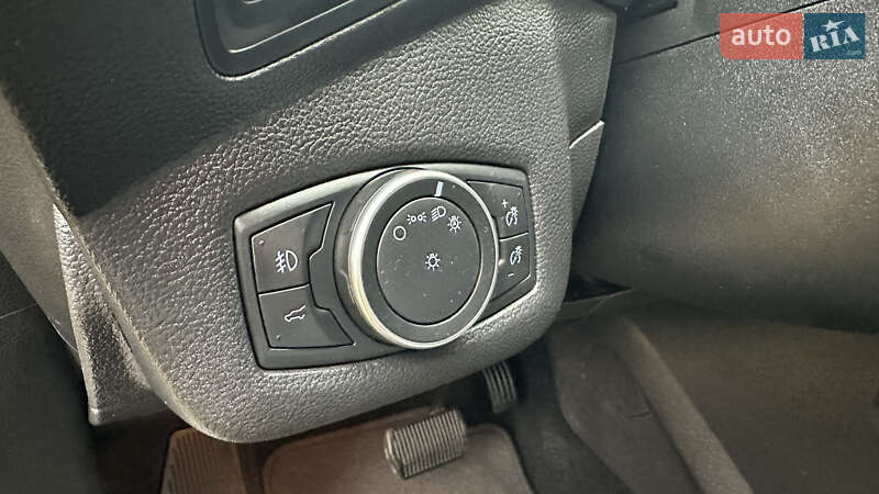 Позашляховик / Кросовер Ford Escape 2018 в Дубні