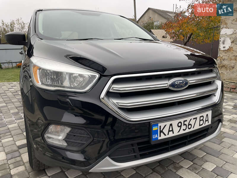 Внедорожник / Кроссовер Ford Escape 2017 в Лубнах