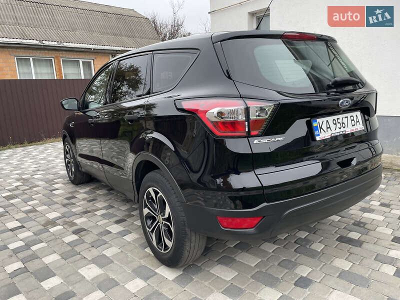 Внедорожник / Кроссовер Ford Escape 2017 в Лубнах