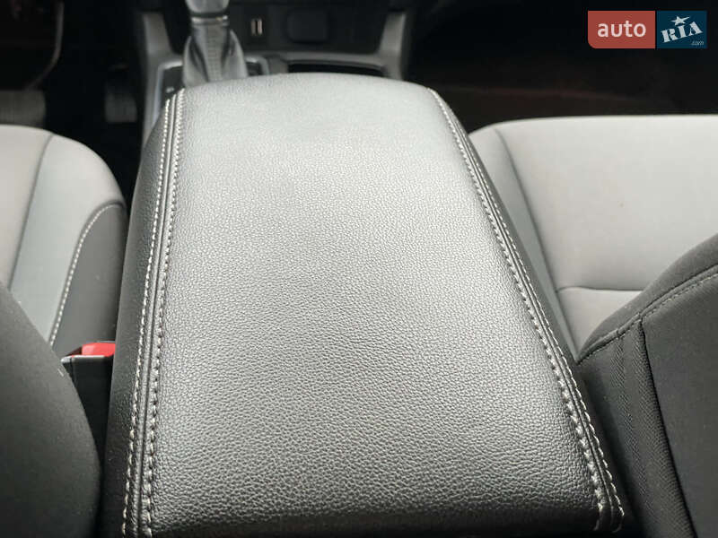 Внедорожник / Кроссовер Ford Escape 2017 в Лубнах