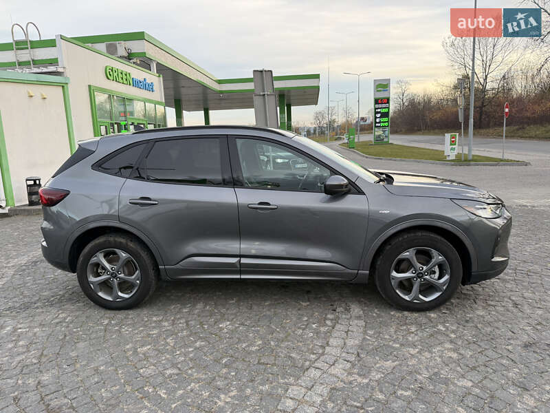 Позашляховик / Кросовер Ford Escape 2023 в Золочеві
