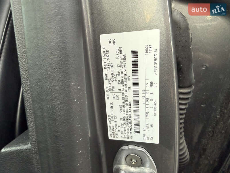 Позашляховик / Кросовер Ford Escape 2023 в Золочеві