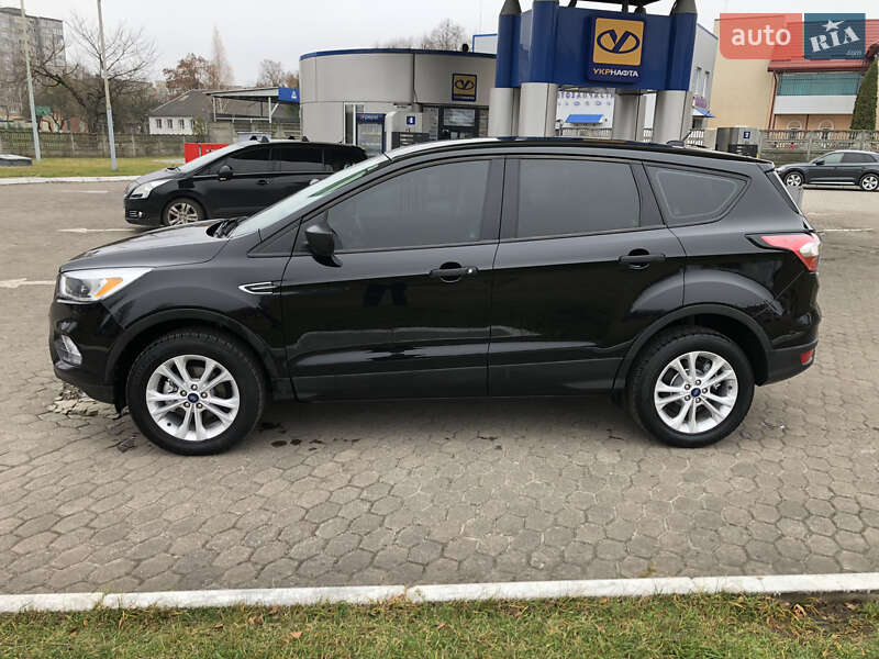 Внедорожник / Кроссовер Ford Escape 2017 в Ровно