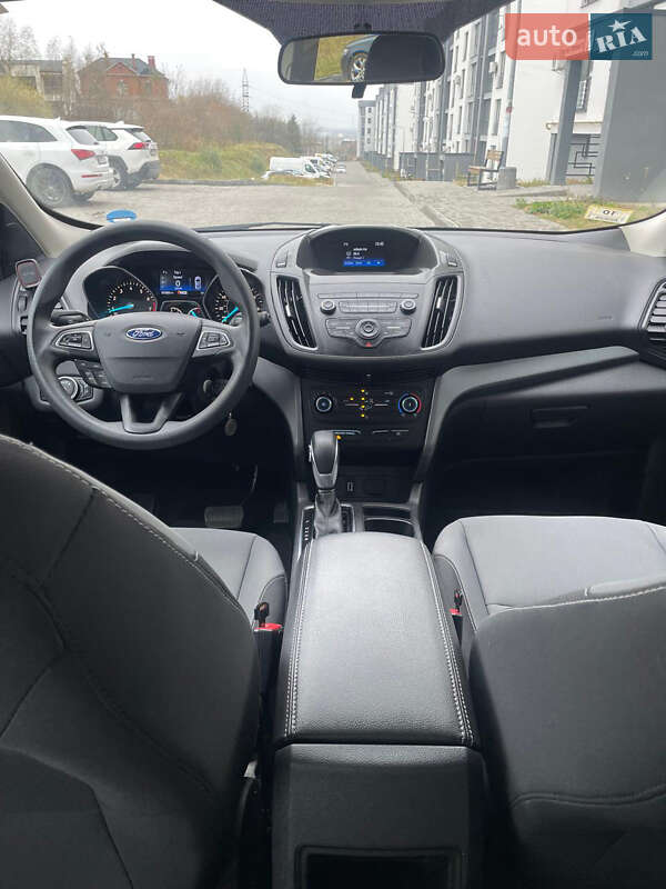 Внедорожник / Кроссовер Ford Escape 2019 в Новояворовске