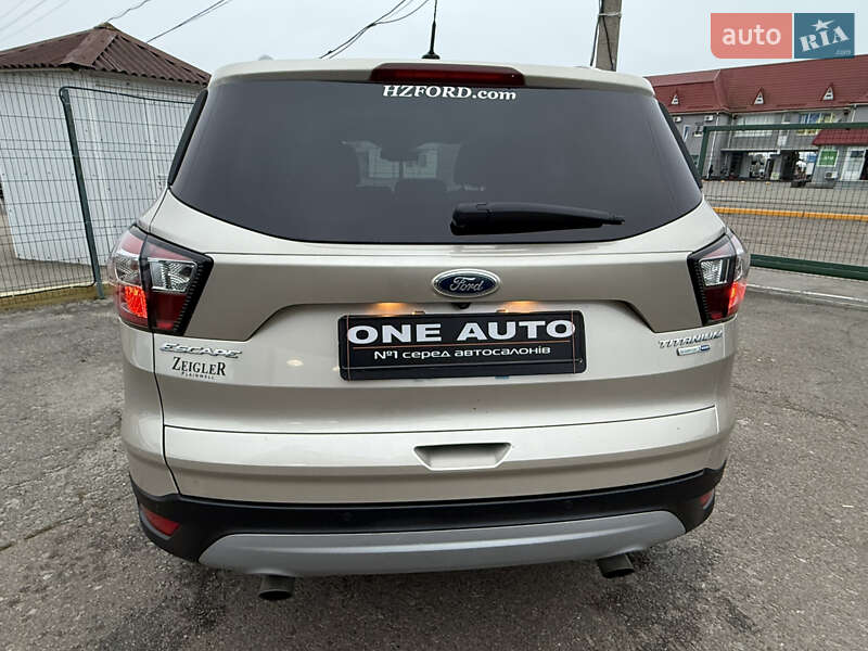 Внедорожник / Кроссовер Ford Escape 2017 в Киеве