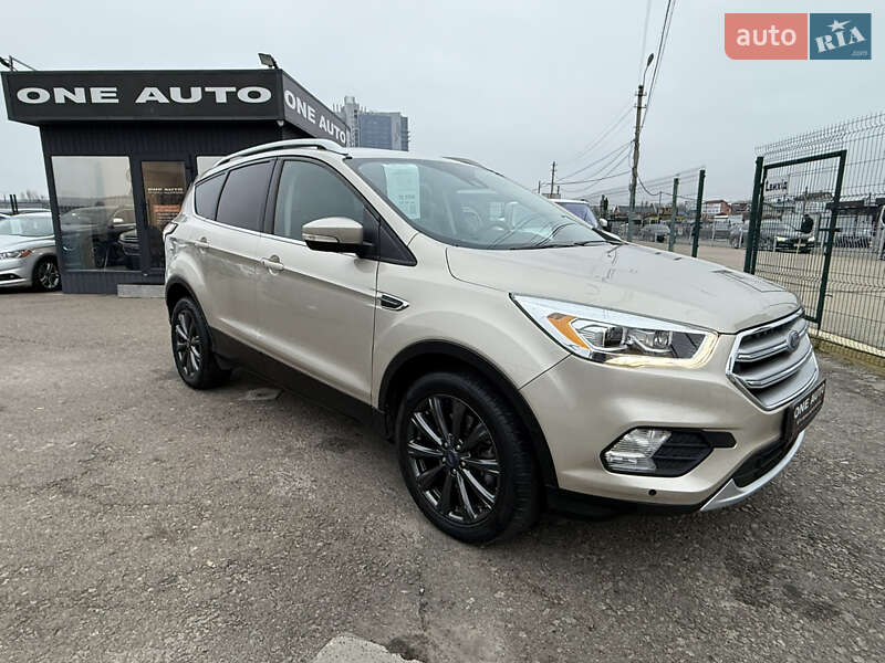 Внедорожник / Кроссовер Ford Escape 2017 в Киеве