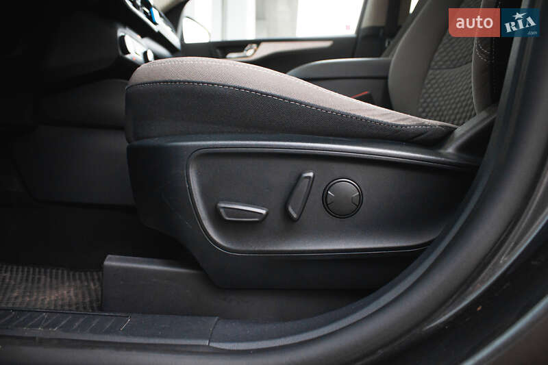 Позашляховик / Кросовер Ford Escape 2020 в Києві