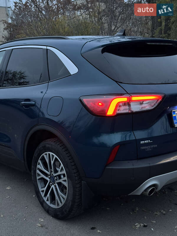 Внедорожник / Кроссовер Ford Escape 2019 в Первомайске