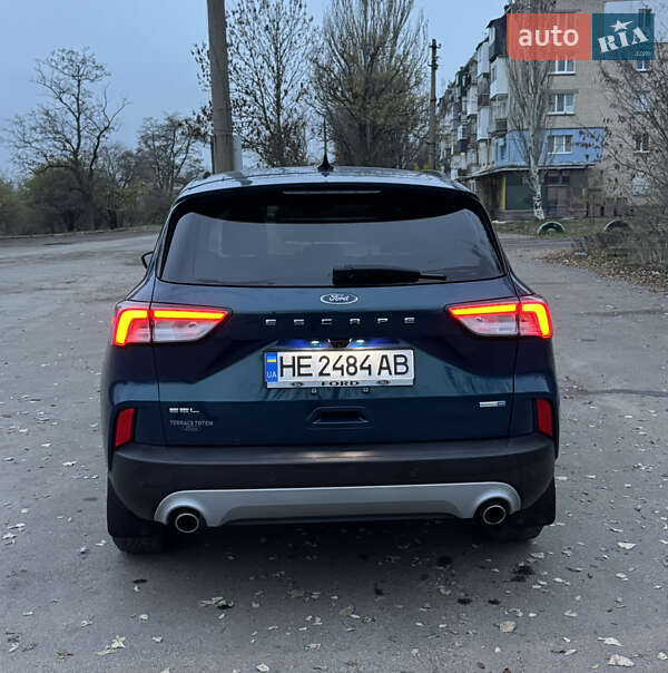 Внедорожник / Кроссовер Ford Escape 2019 в Первомайске