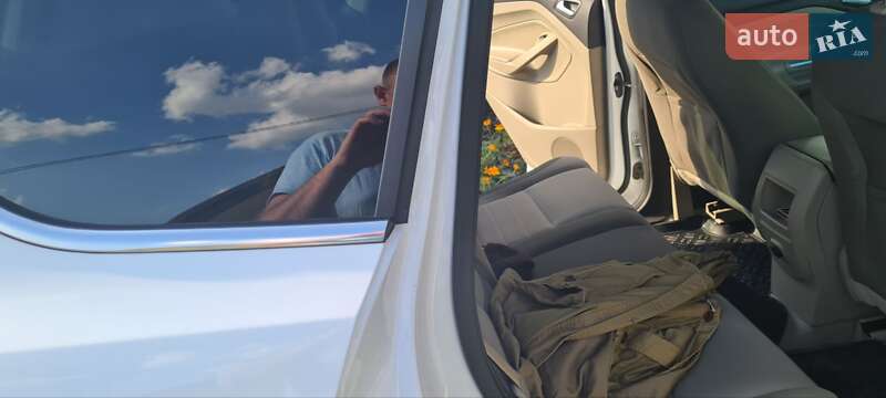 Внедорожник / Кроссовер Ford Escape 2014 в Радехове