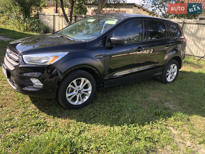 Внедорожник / Кроссовер Ford Escape 2017 в Ровно