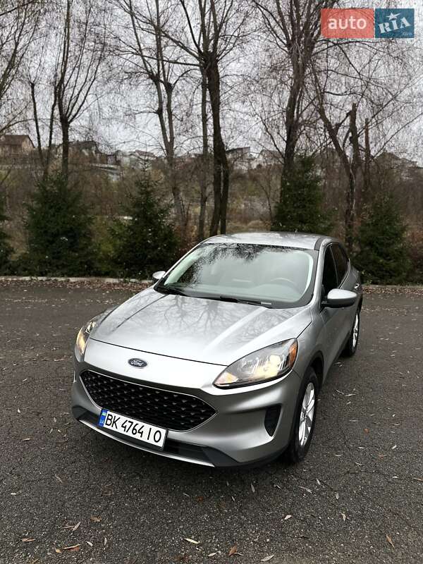 Внедорожник / Кроссовер Ford Escape 2021 в Киеве