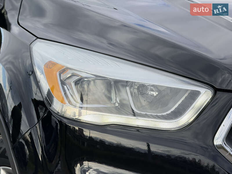 Позашляховик / Кросовер Ford Escape 2016 в Стрию