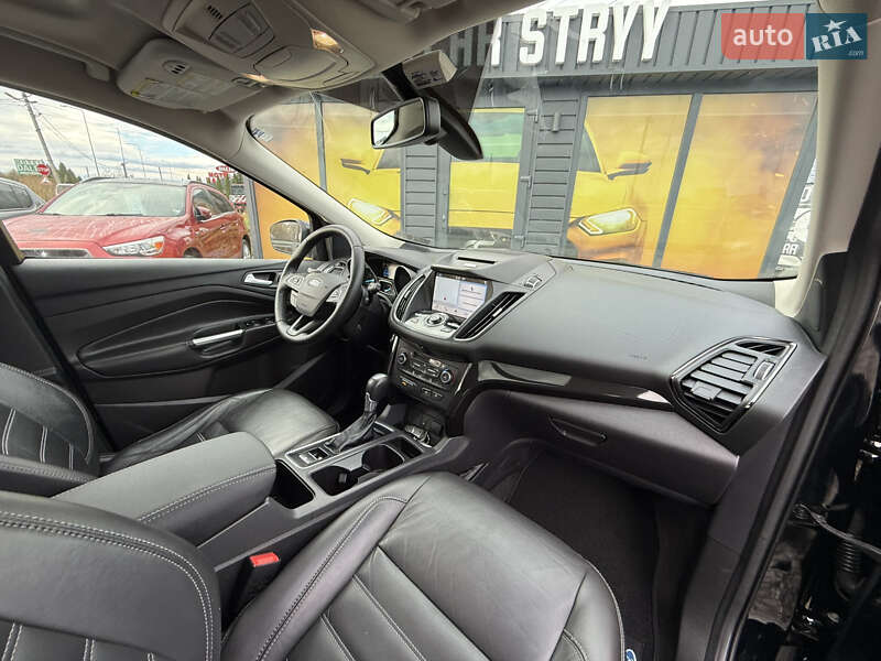 Позашляховик / Кросовер Ford Escape 2016 в Стрию