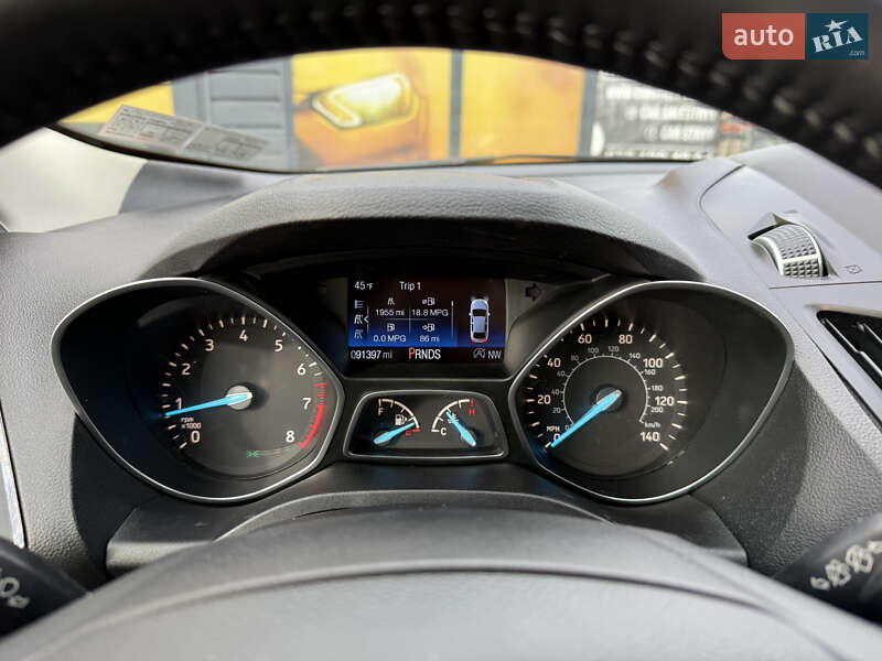 Позашляховик / Кросовер Ford Escape 2016 в Стрию