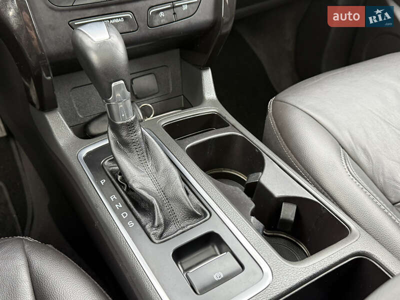 Позашляховик / Кросовер Ford Escape 2016 в Стрию