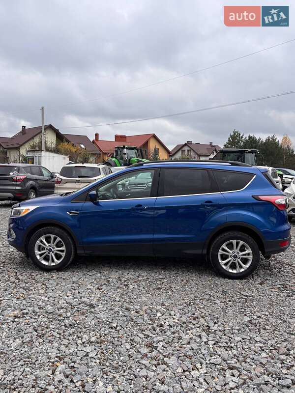 Внедорожник / Кроссовер Ford Escape 2018 в Львове