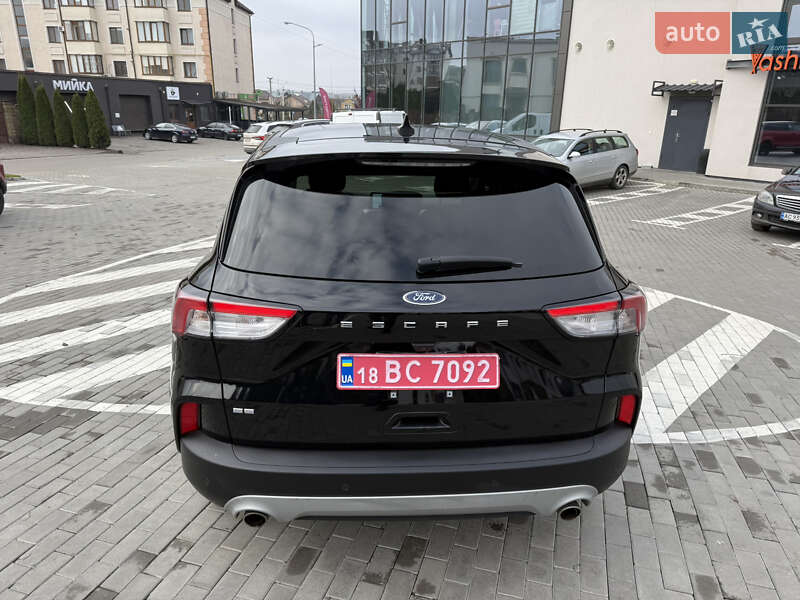 Позашляховик / Кросовер Ford Escape 2021 в Рівному