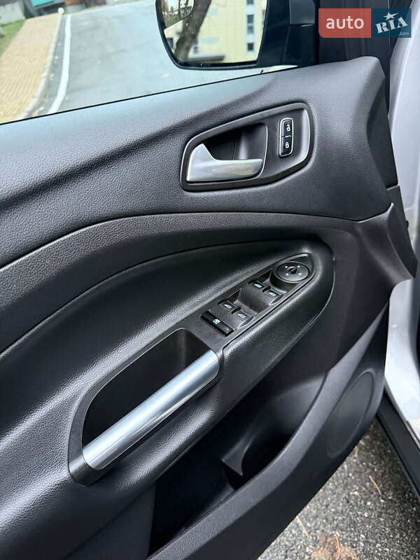 Внедорожник / Кроссовер Ford Escape 2014 в Чернигове