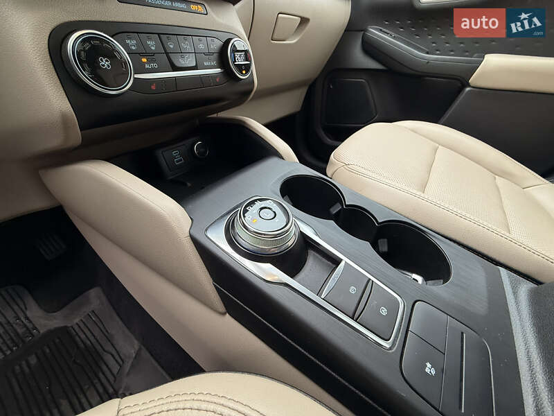 Позашляховик / Кросовер Ford Escape 2020 в Дніпрі