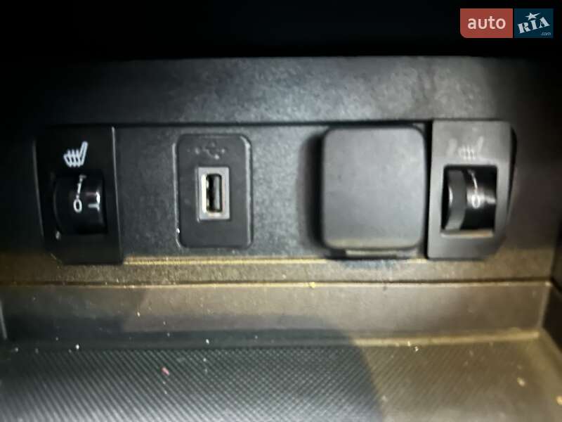 Позашляховик / Кросовер Ford Escape 2017 в Києві фото 32 Позашляховик / Кросовер Ford Escape 2017 в Києві