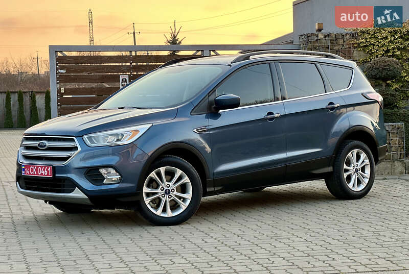 Позашляховик / Кросовер Ford Escape 2017 в Стрию