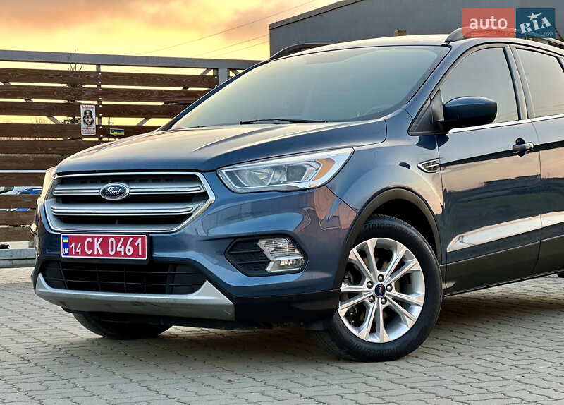 Позашляховик / Кросовер Ford Escape 2017 в Стрию