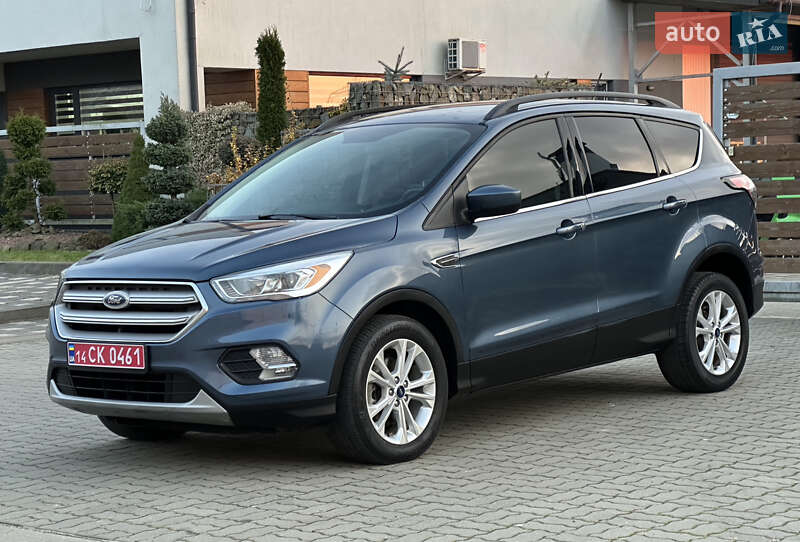 Позашляховик / Кросовер Ford Escape 2017 в Стрию