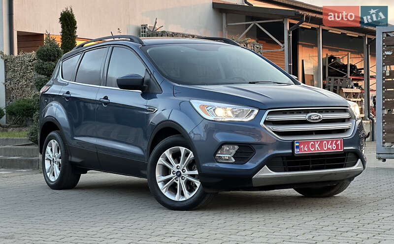 Позашляховик / Кросовер Ford Escape 2017 в Стрию