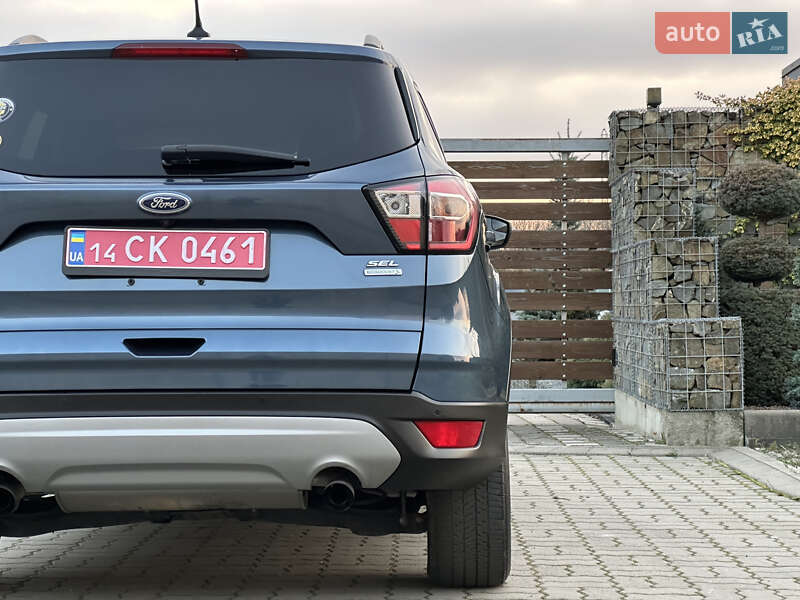 Позашляховик / Кросовер Ford Escape 2017 в Стрию