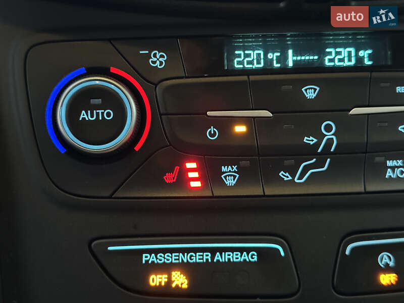 Позашляховик / Кросовер Ford Escape 2017 в Стрию