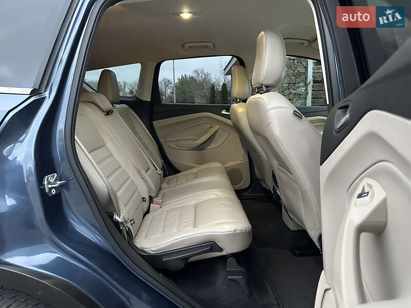 Позашляховик / Кросовер Ford Escape 2017 в Стрию