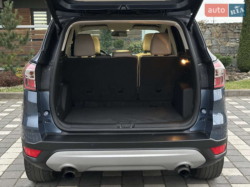 Позашляховик / Кросовер Ford Escape 2017 в Стрию