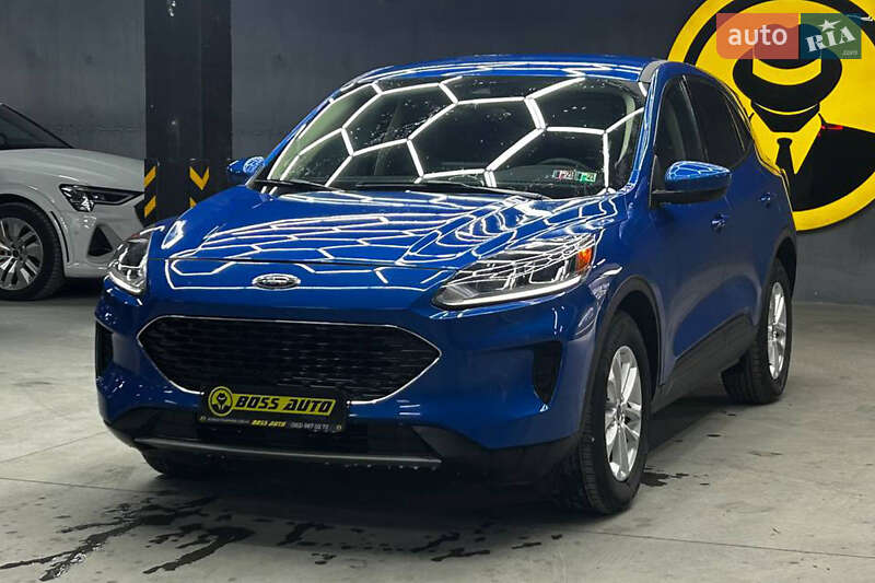 Позашляховик / Кросовер Ford Escape 2020 в Чернівцях