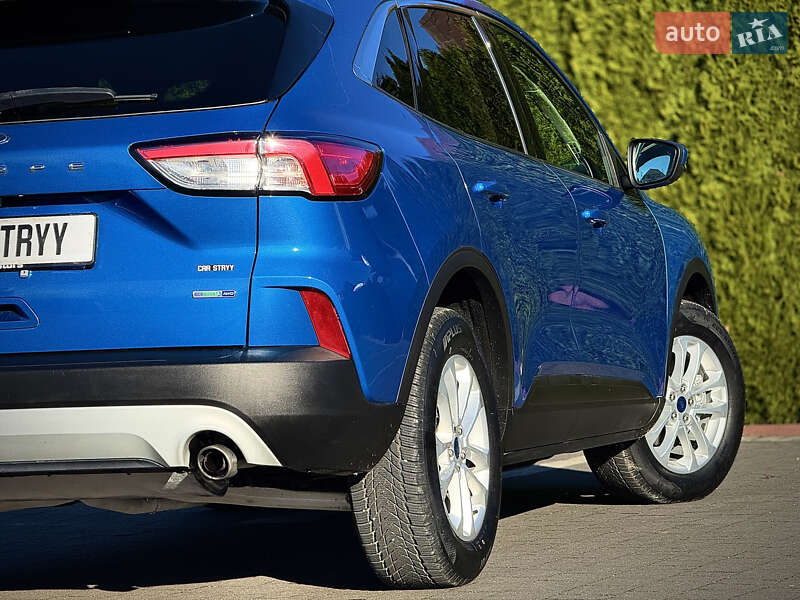 Позашляховик / Кросовер Ford Escape 2019 в Стрию