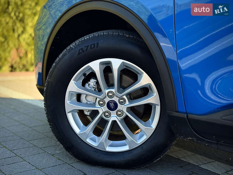 Позашляховик / Кросовер Ford Escape 2019 в Стрию