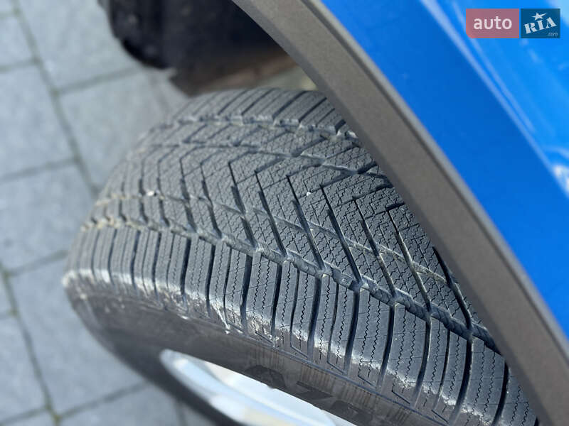 Позашляховик / Кросовер Ford Escape 2019 в Стрию