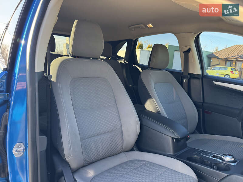 Позашляховик / Кросовер Ford Escape 2019 в Стрию