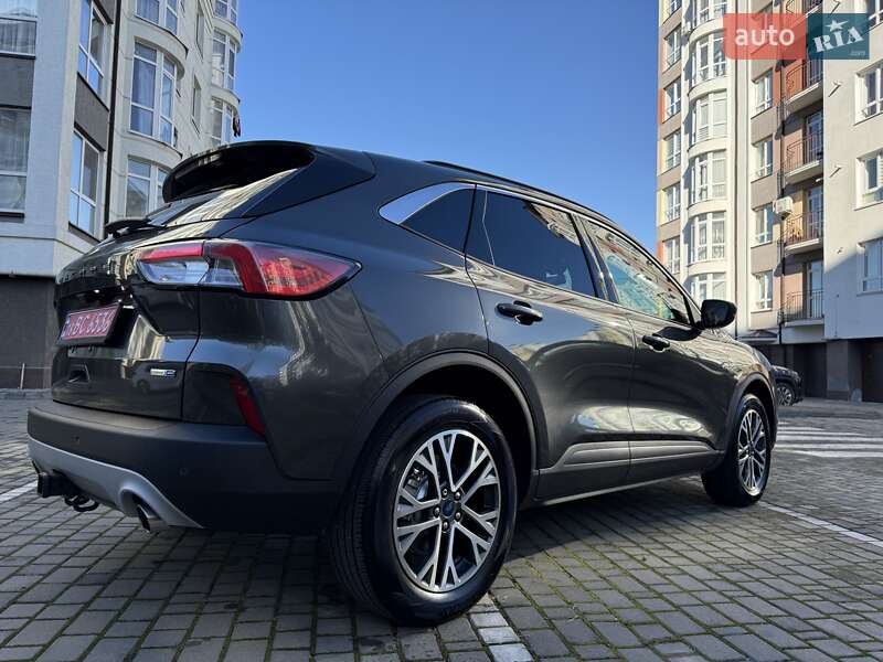 Внедорожник / Кроссовер Ford Escape 2019 в Ивано-Франковске