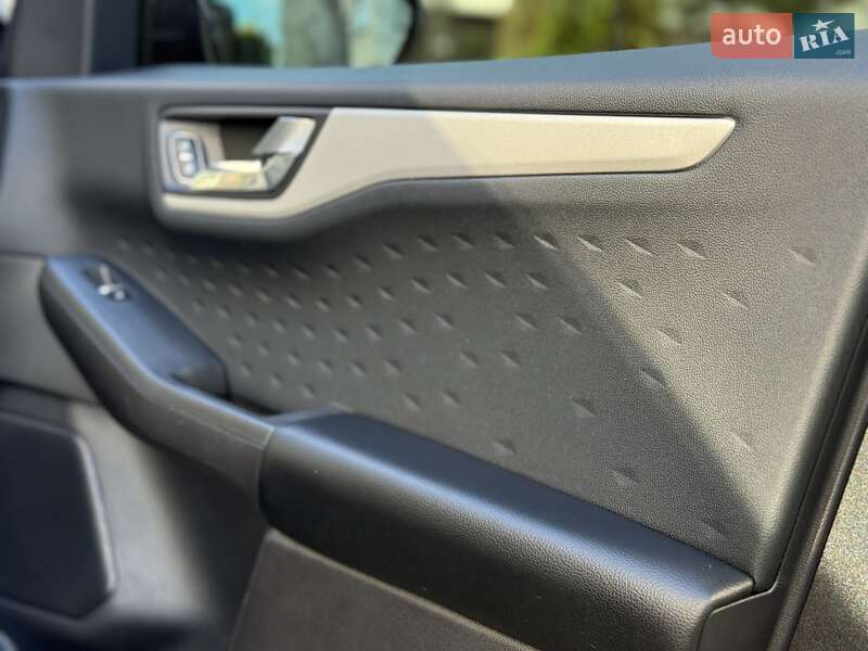 Внедорожник / Кроссовер Ford Escape 2019 в Ивано-Франковске