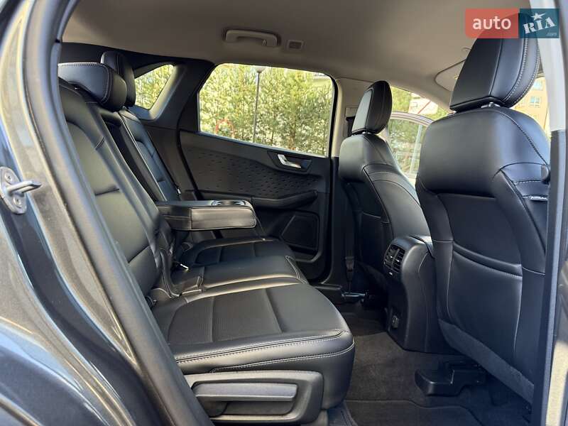 Внедорожник / Кроссовер Ford Escape 2019 в Ивано-Франковске