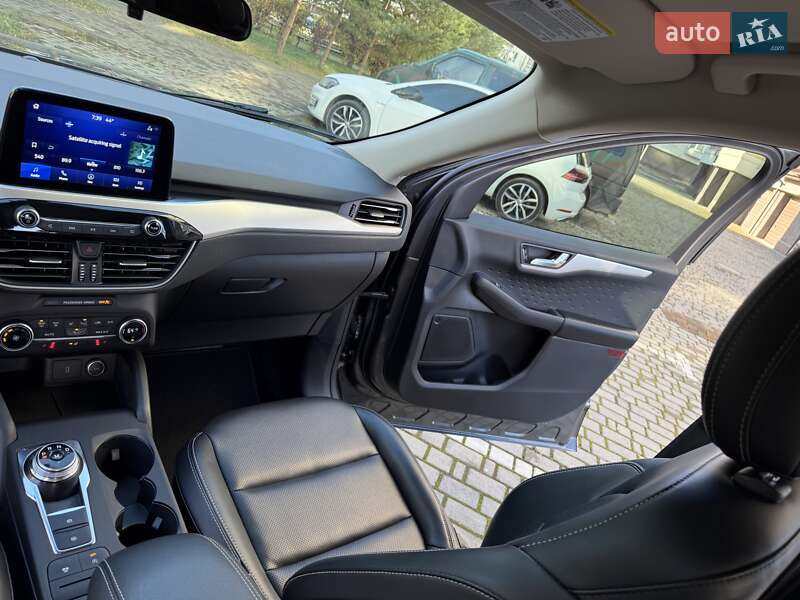 Внедорожник / Кроссовер Ford Escape 2019 в Ивано-Франковске