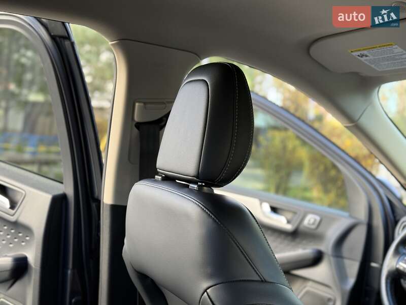 Внедорожник / Кроссовер Ford Escape 2019 в Ивано-Франковске