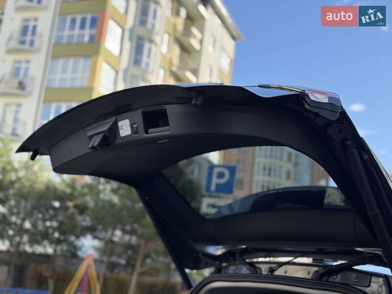 Внедорожник / Кроссовер Ford Escape 2019 в Ивано-Франковске