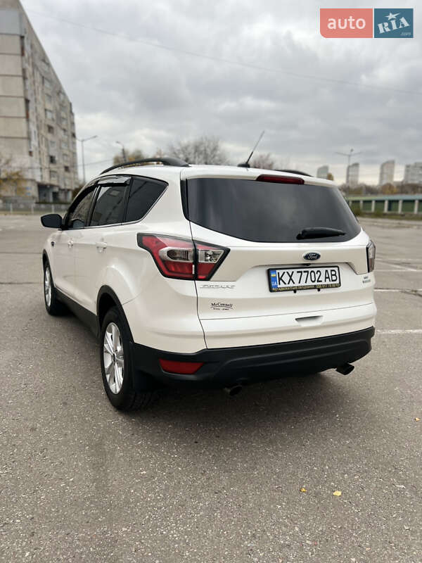 Внедорожник / Кроссовер Ford Escape 2016 в Харькове