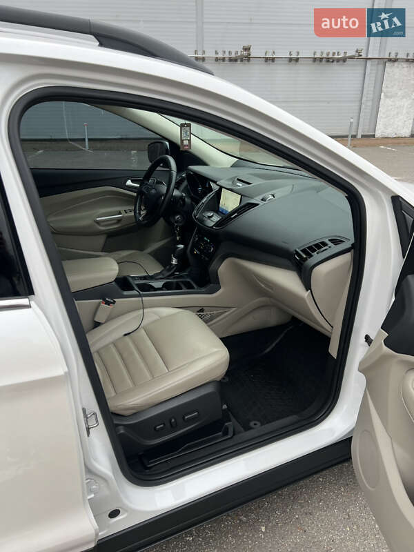 Внедорожник / Кроссовер Ford Escape 2016 в Харькове