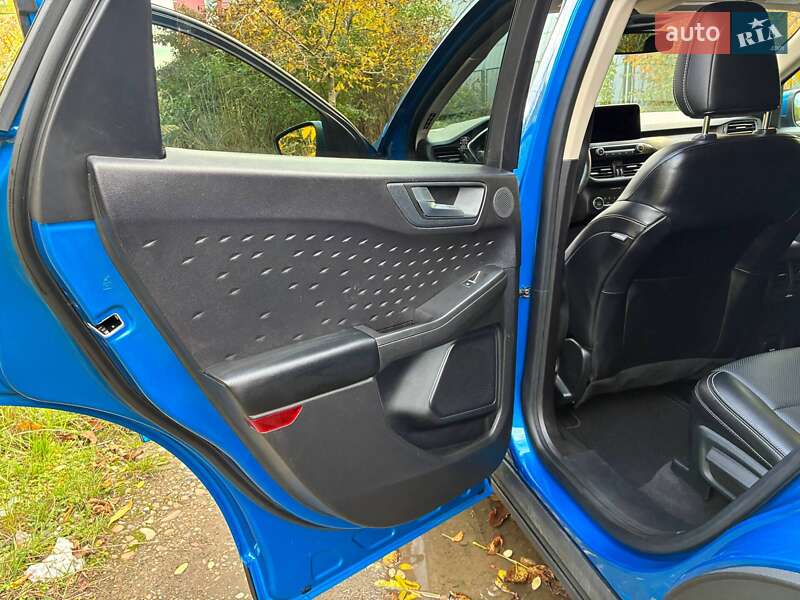 Внедорожник / Кроссовер Ford Escape 2019 в Ивано-Франковске